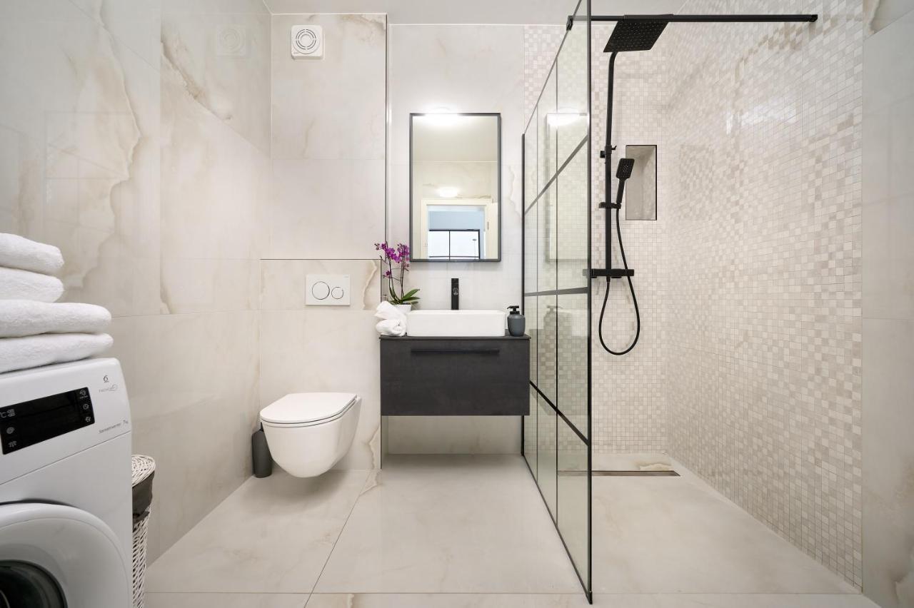 Klara Beach Apartment สปลิท ภายนอก รูปภาพ